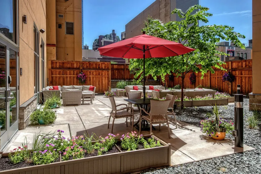 Hampton Inn & Suites Minneapolis / Downtown - Image 1