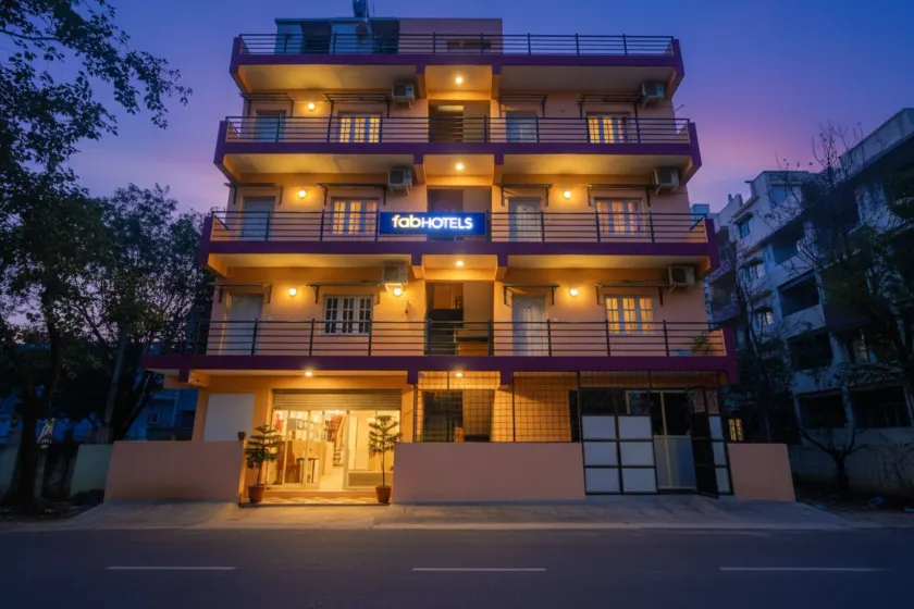 Itsy Hotels Manyu Inn - Image 1