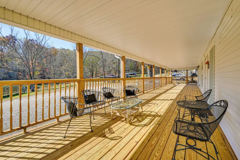 Bonnieville Farmhouse on 69 Acres w/ Porch! - Image 1