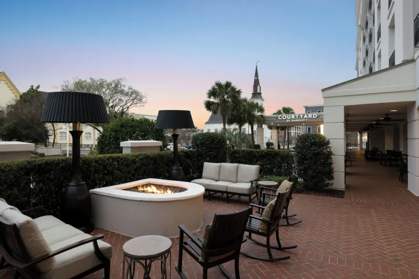 Courtyard by Marriott Charleston Historic District - Image 1