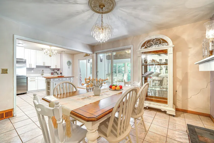 French-inspired Townhome 9 Mi to Saratoga Springs! - Interiør