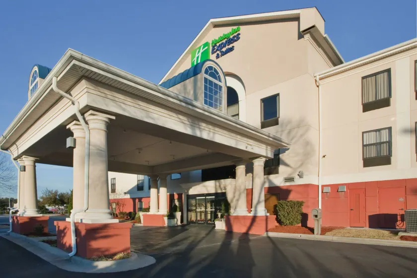 Holiday Inn Express Hotel & Suites Laurinburg by IHG - Image 1