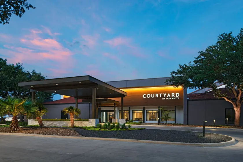 Courtyard by Marriott San Antonio Downtown - Image 1