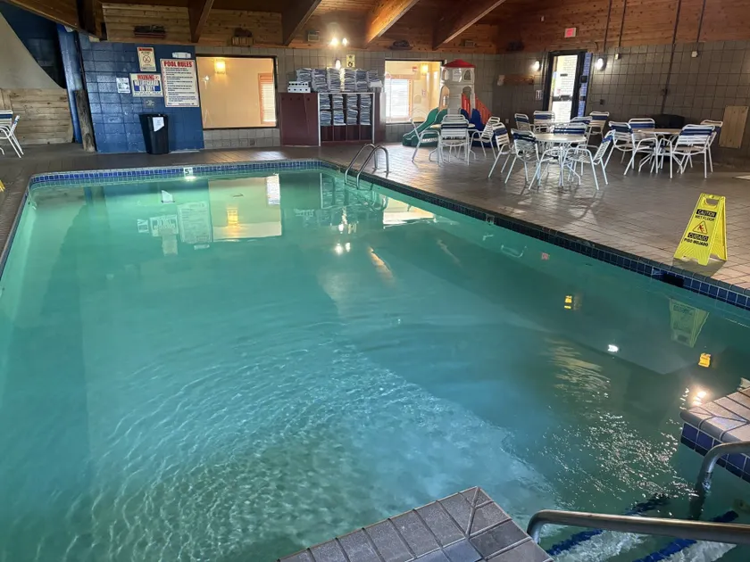 AmericInn by Wyndham Ashland - Image 1