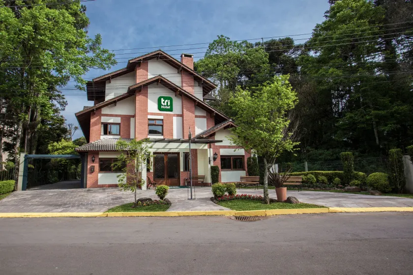 Tri Hotel Lago Gramado - Image 1
