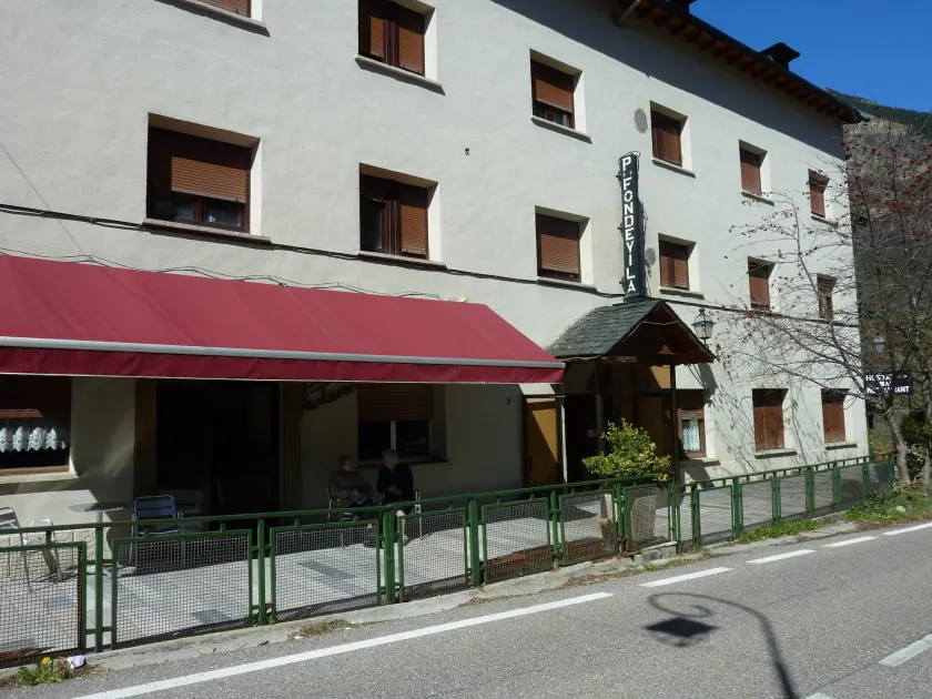 Hostal Fondevila - Image 1
