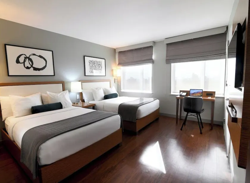 Edge Hotel Washington Heights - Image 1