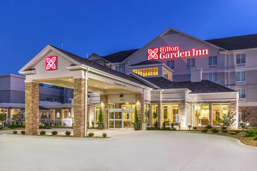 Hilton Garden Inn Salina - Image 1