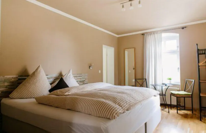 Landhotel Airport-Inn - Image 1