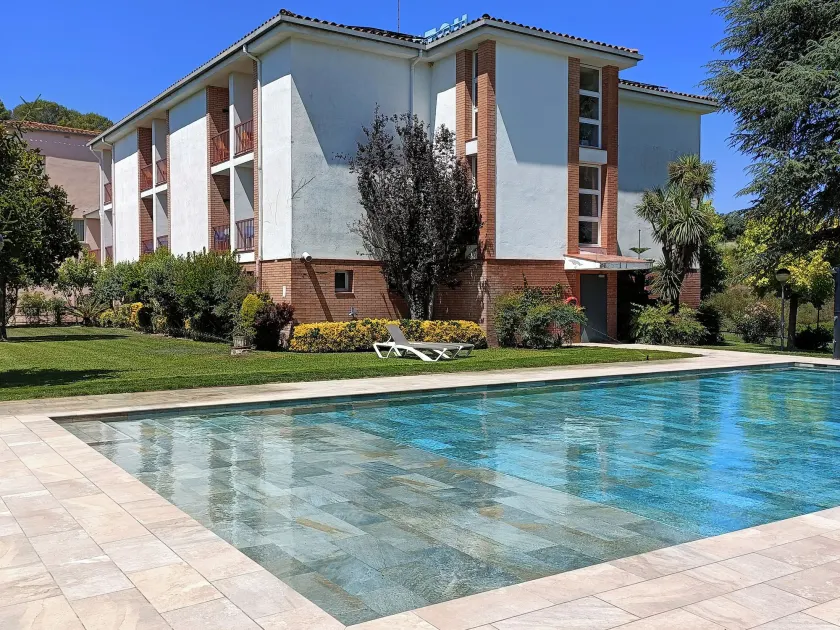 Hotel Sausa - Image 1