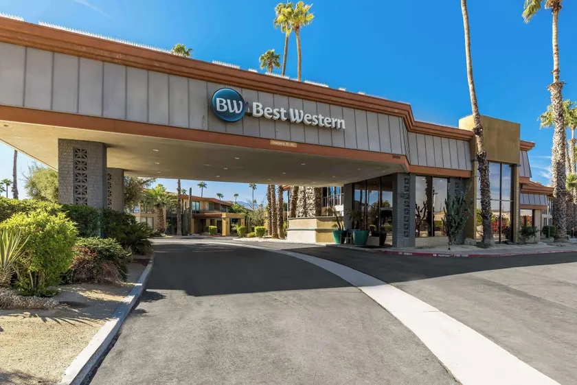 Best Western Date Tree Hotel - Image 1