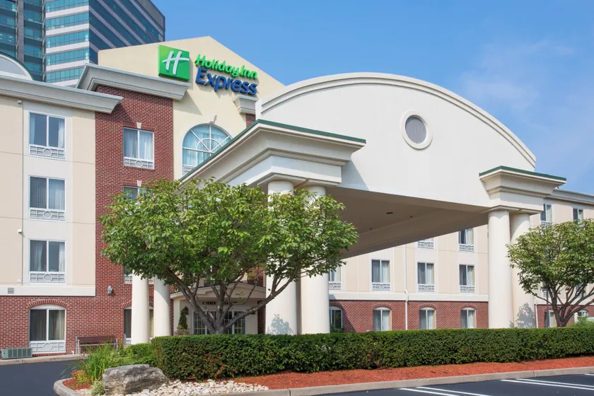 Holiday Inn Express Tower Center New Brunswick by IHG - Image 1