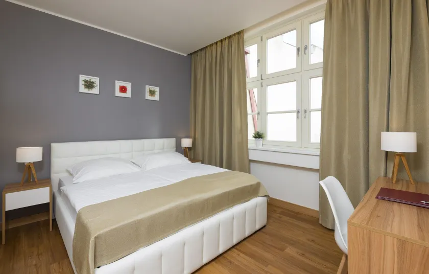 Hotel Garden Court - Image 1