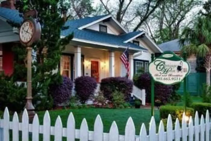 The Carriage House - Image 1