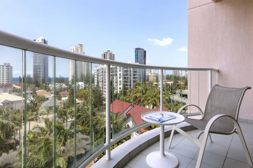 Oaks Gold Coast Hotel - Image 1