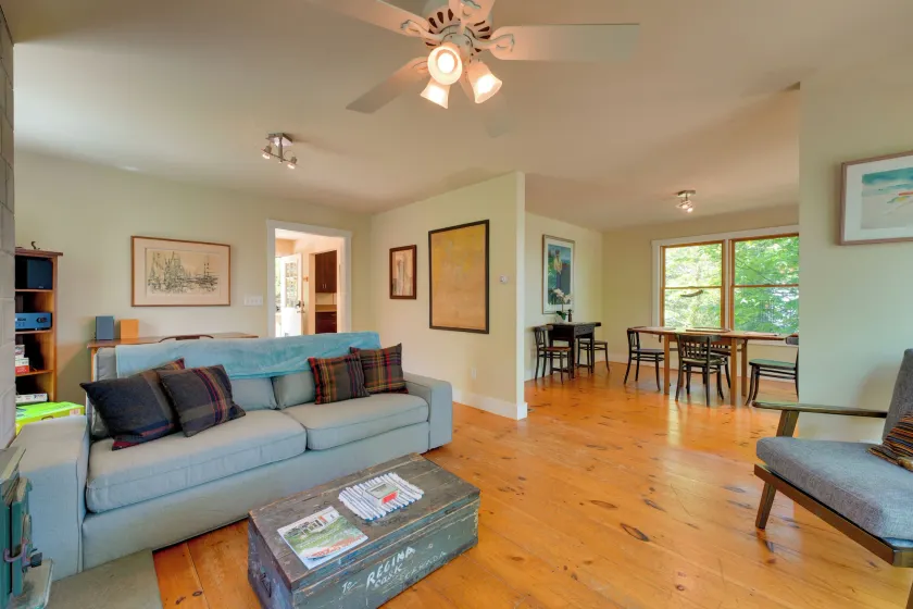 Waterfront Cottage! Family-friendly Hideaway - Image 1