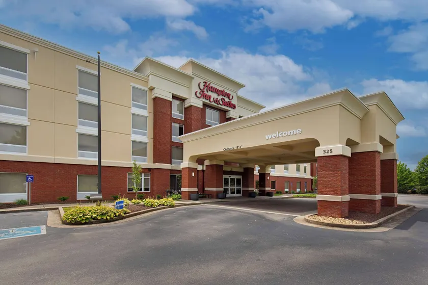 Hampton Inn & Suites Murfreesboro - Image 1