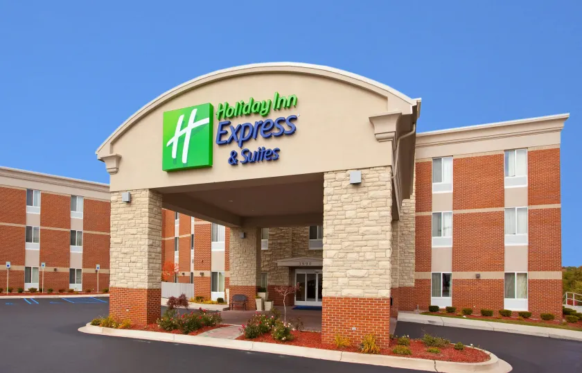 Holiday Inn Express Hotel & Suites Auburn Hills by IHG - Image 1