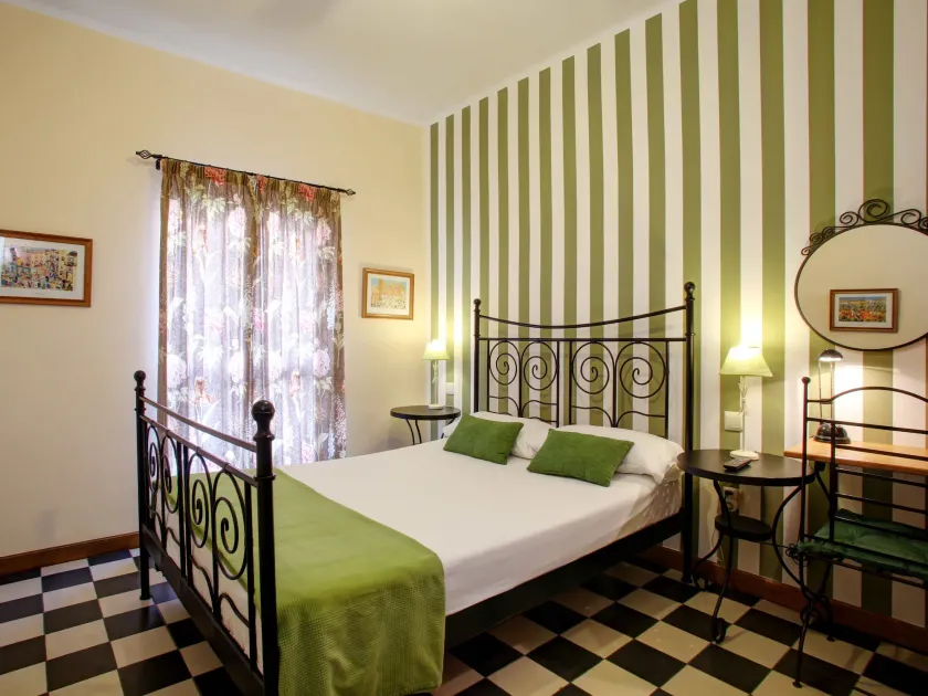 Málaga Lodge Guesthouse - Image 1