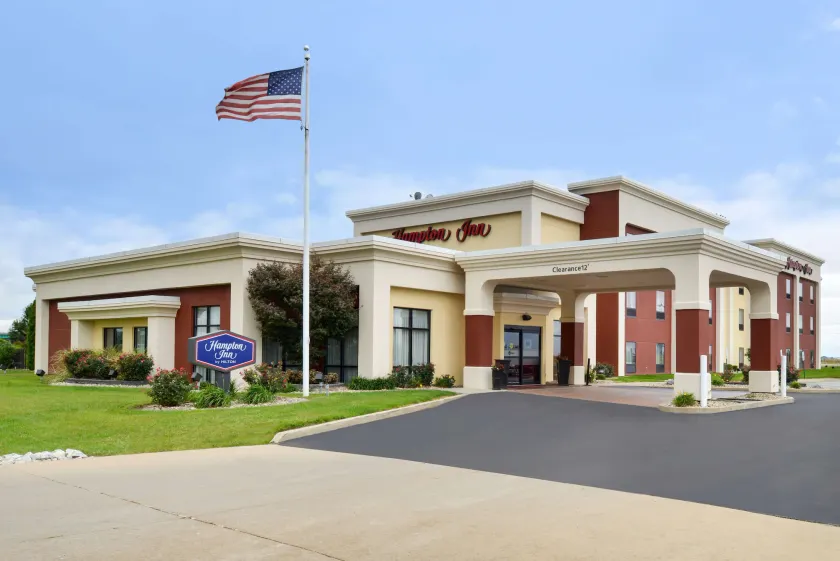Hampton Inn by Hilton Litchfield - Image 1