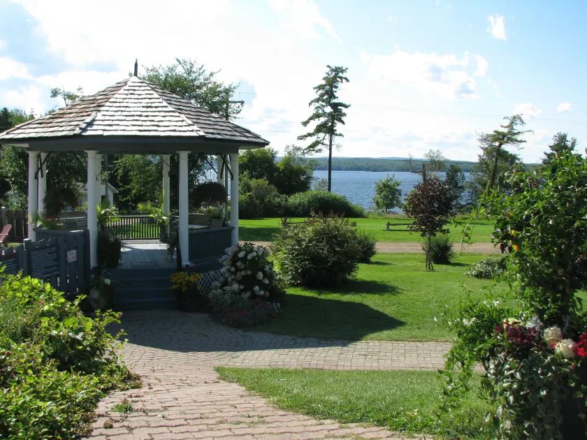 Highlands Four Season Resort - Image 1