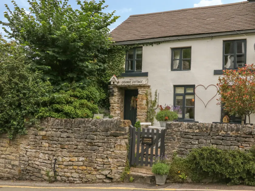 Grange Cottage - Image 1