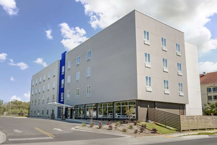 Sleep Inn & Suites Fort Walton Beach - Destin West - Image 1