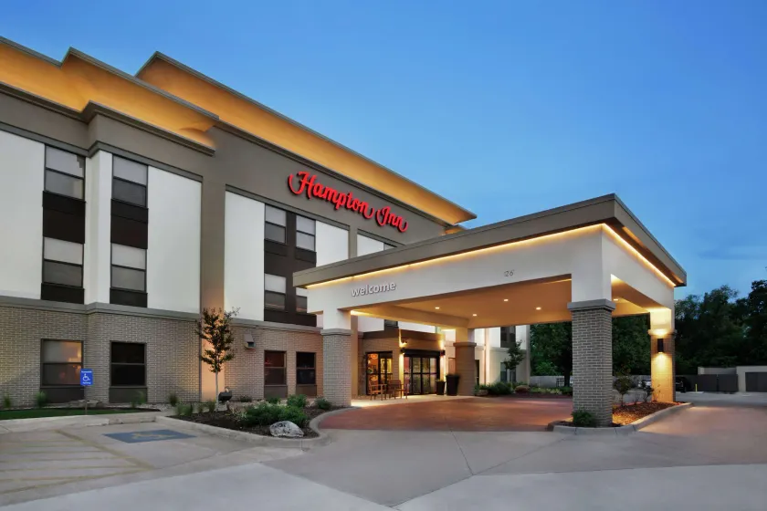 Hampton Inn Shawnee - Image 1