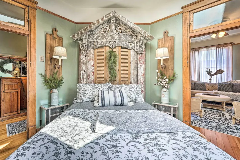 Walk to Shops & Restaurants: Dtwn Laramie Condo! - Innvendig