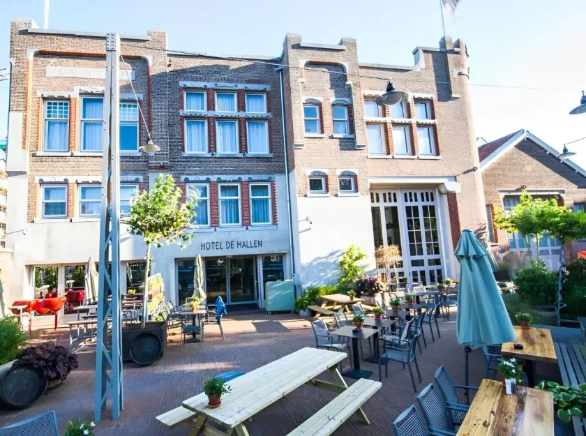 Hotel De Hallen - Image 1