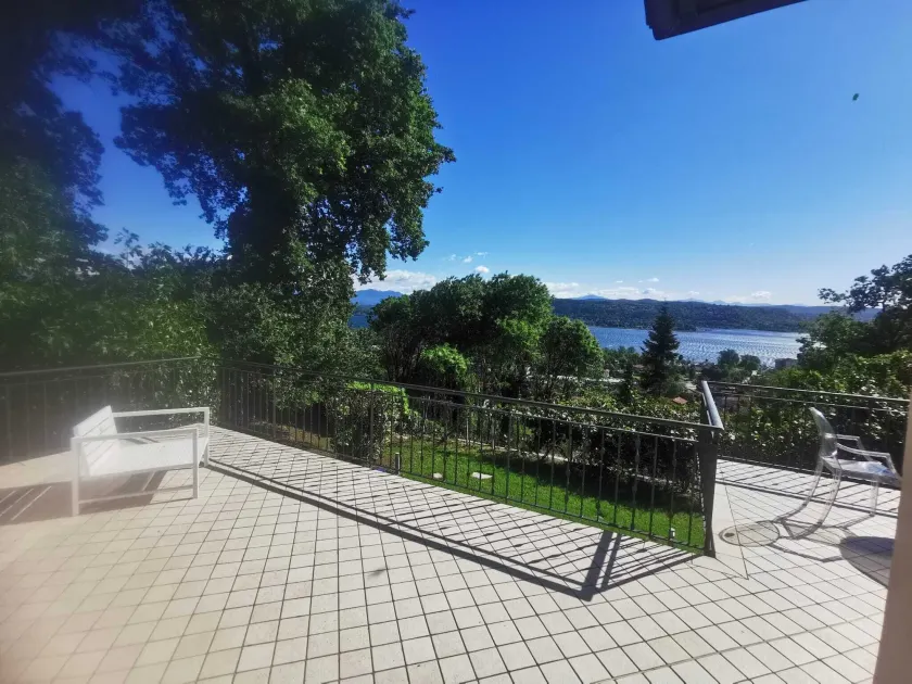 Major Lake Luxury Home B&B - Image 1