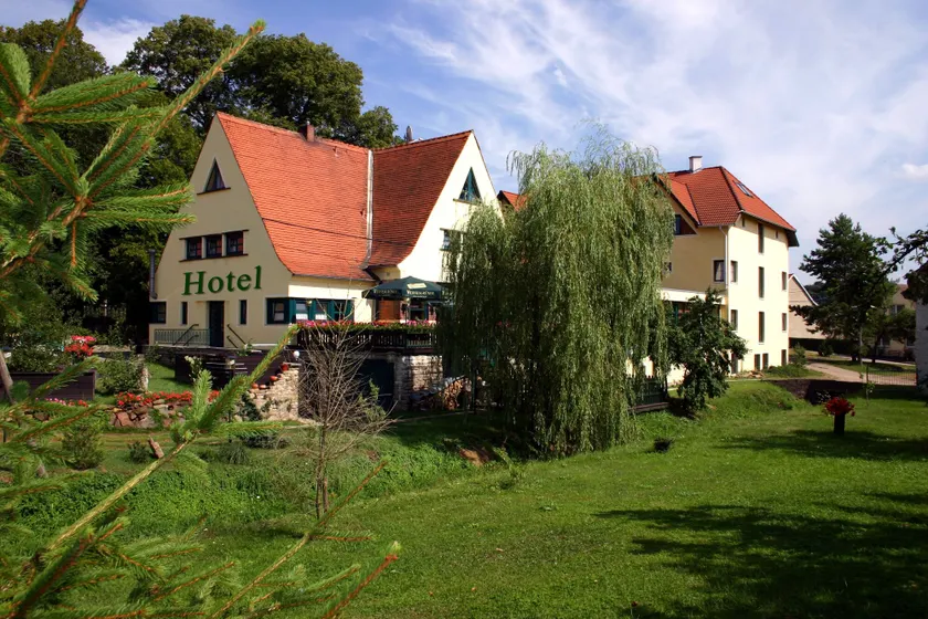 Hotel & Restaurant 5 Linden - Image 1