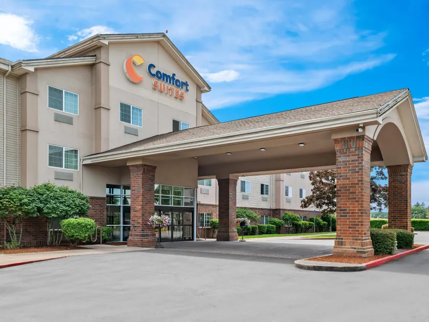 Comfort Suites Linn County Fairground and Expo - Image 1