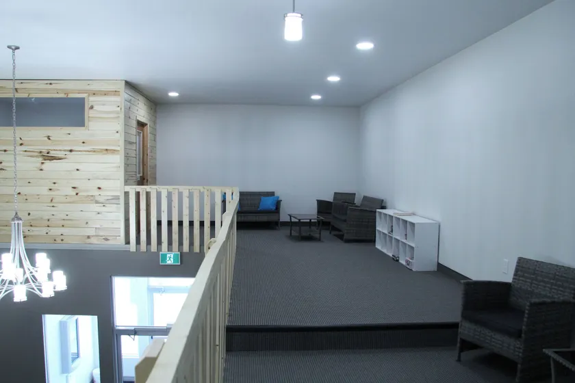 Roadhouse 52 Inn & Suites - Sitzecke in der Lobby