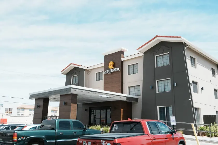 La Quinta Inn by Wyndham Albuquerque Airport - Image 1