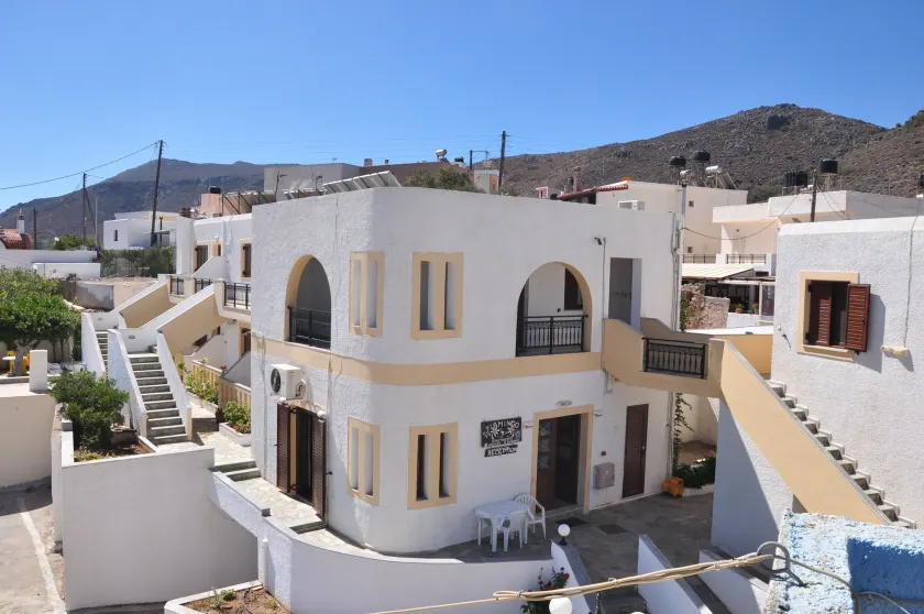 Flamingo Apartments - Image 1