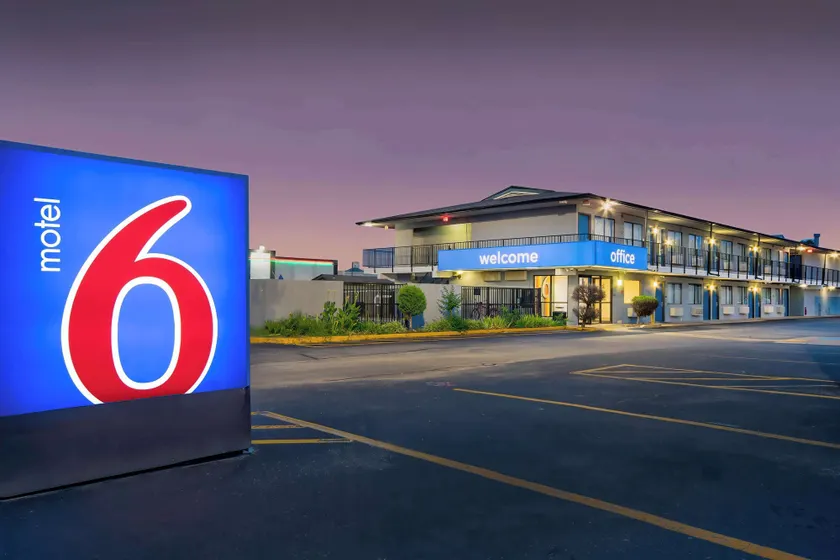 Motel 6 Jonesboro - Image 1