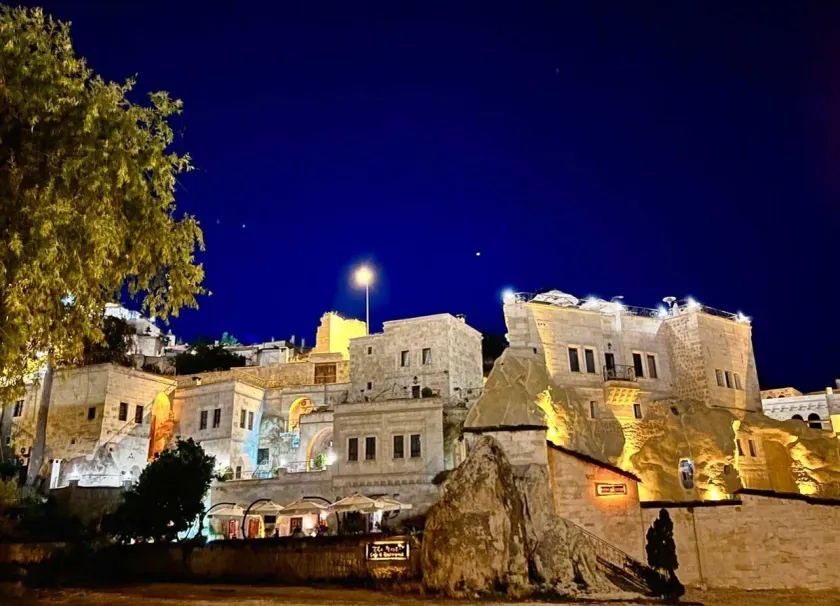 Tafoni Houses Cave Hotel - Image 1