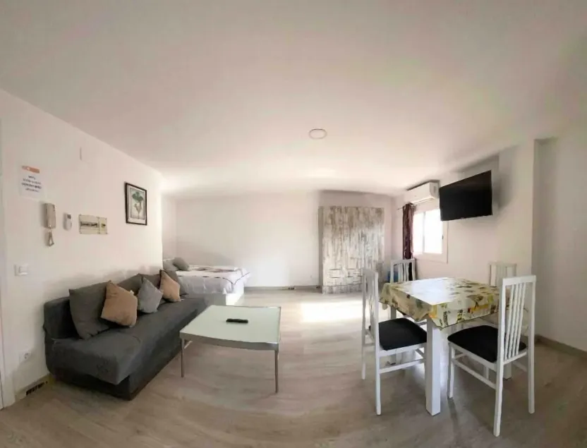 Hostel Penedes - Image 1