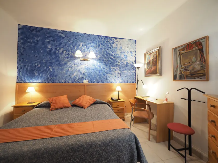 Hotel Montserrat - Image 1