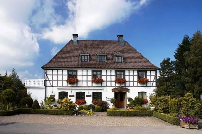 BB Landhotel Hütter - Image 1