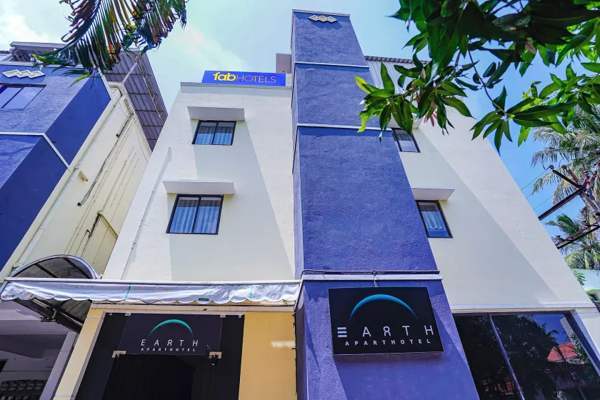 Fabhotel Earth - Image 1