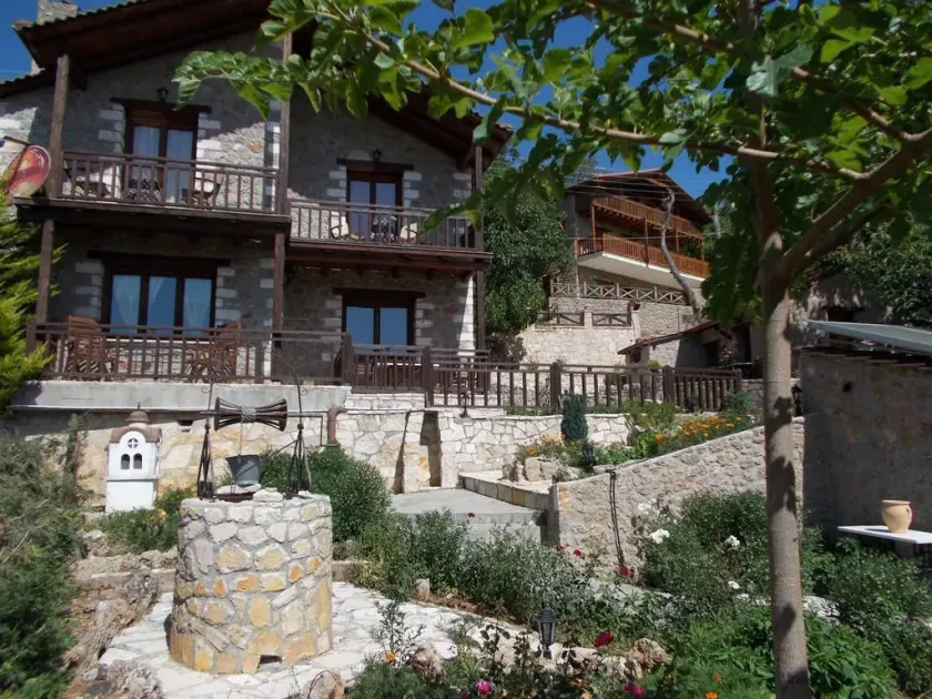Theasis suites-Ορεινή Φιλοξενία - Image 1