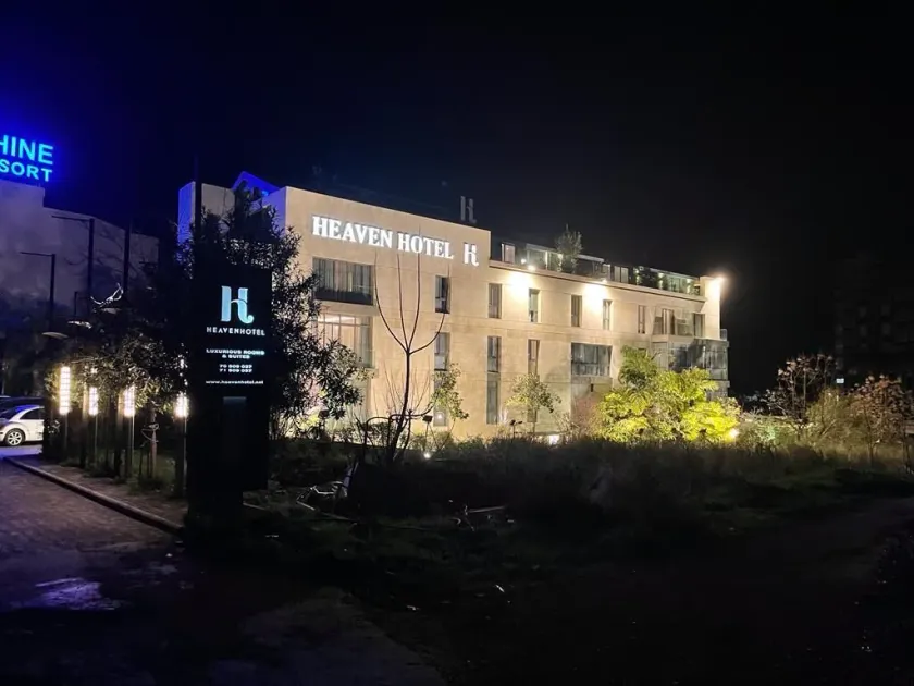 Heaven Prestige Hotel - Image 1