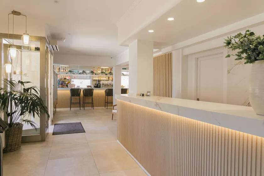 Hotel Gabarda - Image 1