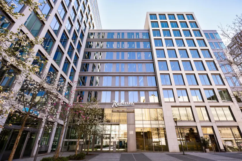 Radisson Hotel Brussels Centre Midi - Image 1