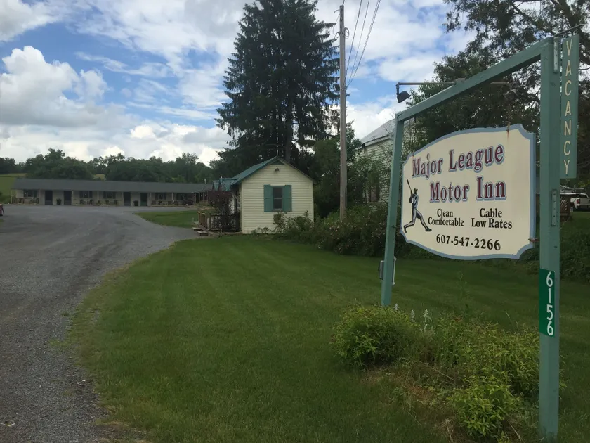 Major League Motor Inn - Image 1