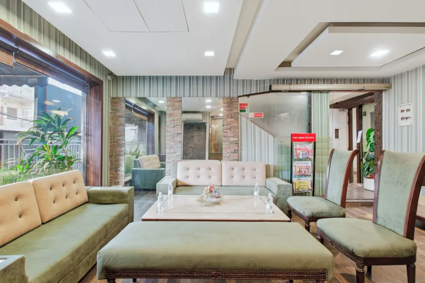 Hotel Clark Heights - Image 1