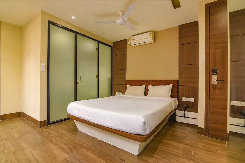 Fabhotel Eros 282 - Image 1