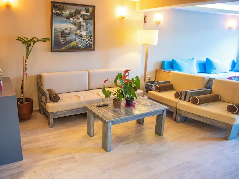 Blue Bay Beach Otel - Lobby